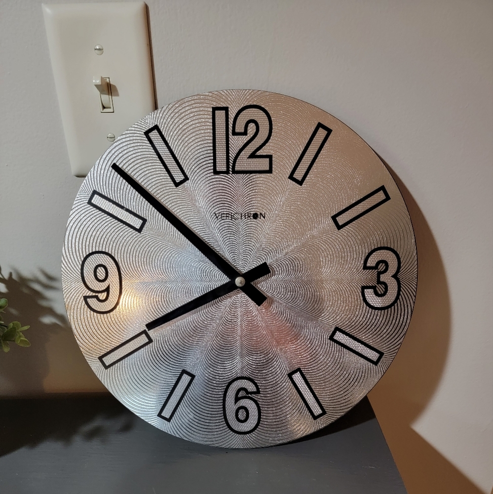 Verichron Silver Clock